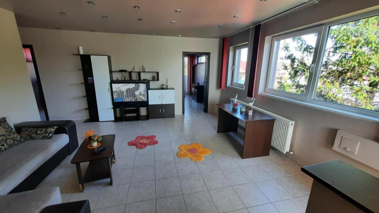 Spacious, Modern Condo In New Villa - Sleeps 6 Букурещ Екстериор снимка