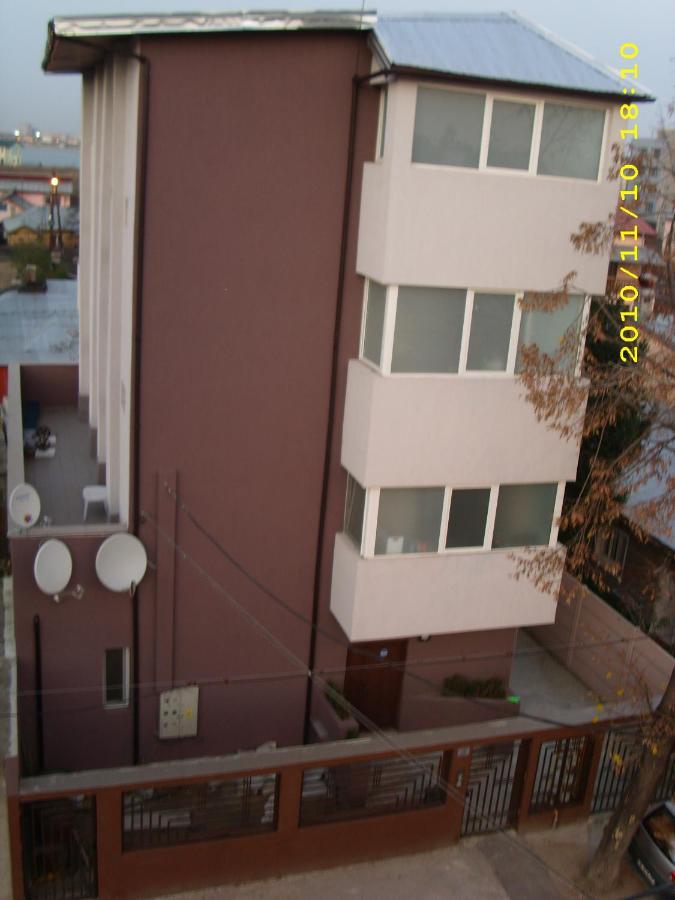 Spacious, Modern Condo In New Villa - Sleeps 6 Букурещ Екстериор снимка