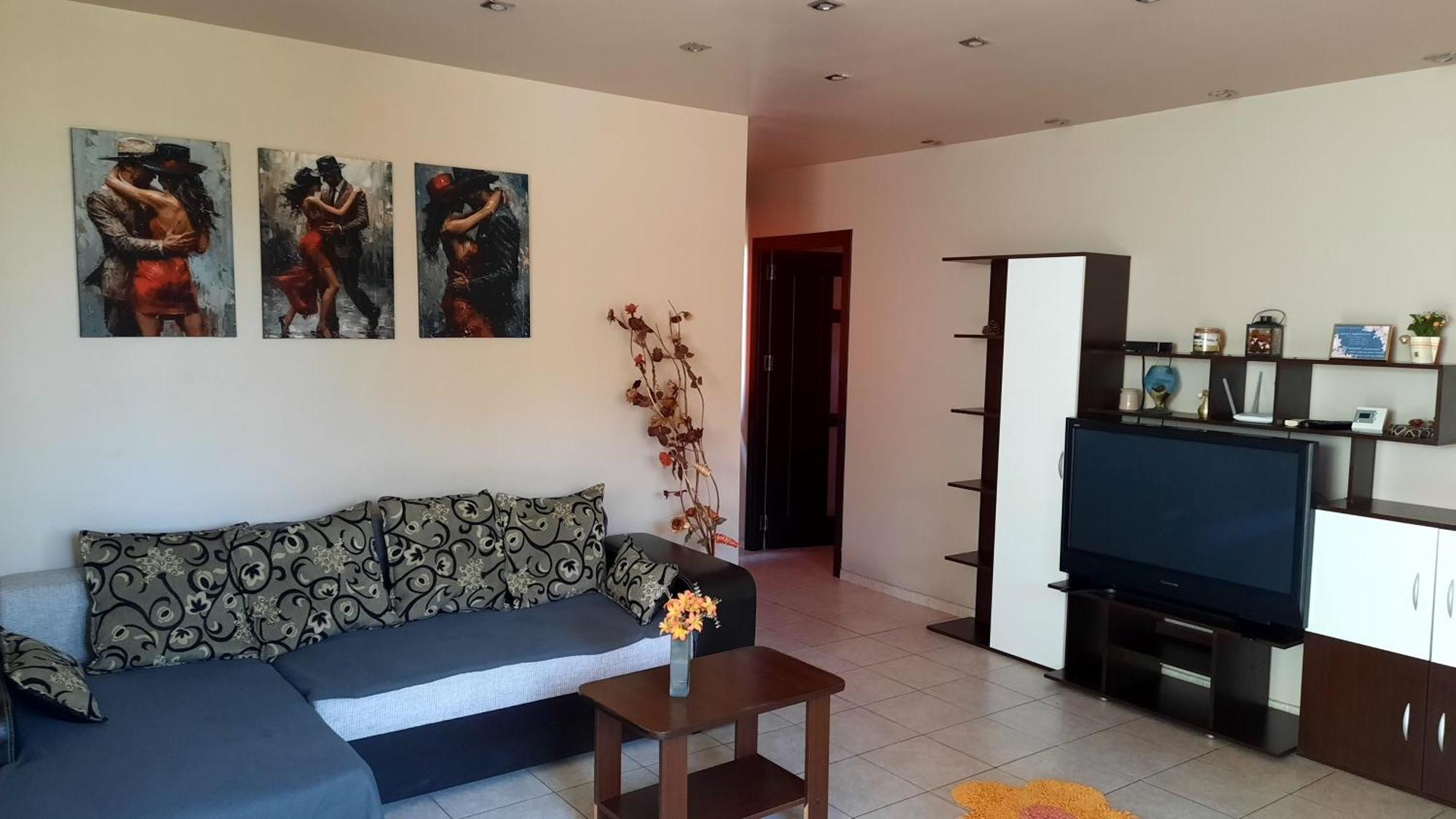 Spacious, Modern Condo In New Villa - Sleeps 6 Букурещ Екстериор снимка