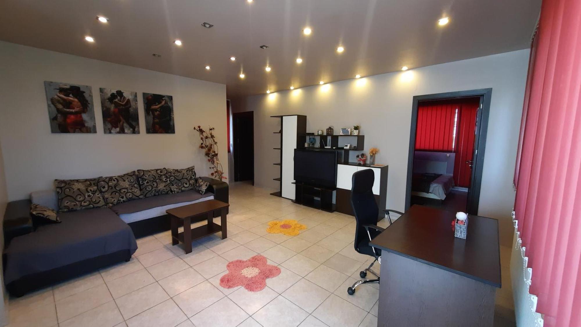 Spacious, Modern Condo In New Villa - Sleeps 6 Букурещ Екстериор снимка